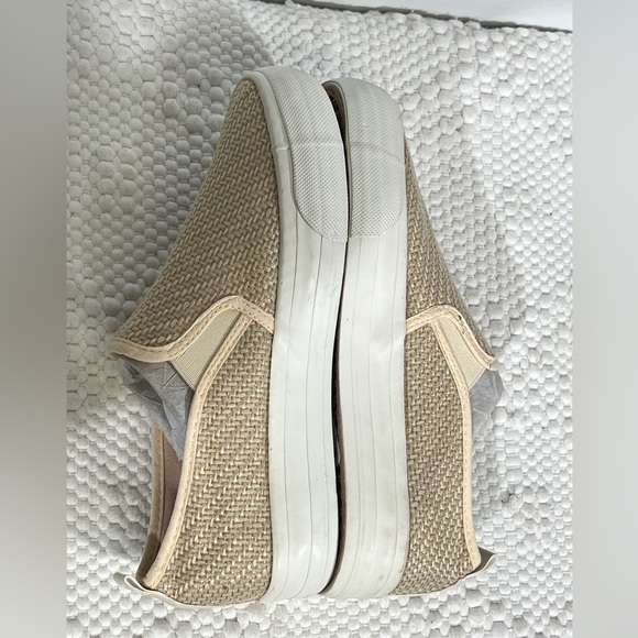 🛍️ Cream/tan RESTRICTED slip on shoes size 8.‎ - Picture 6 of 9
